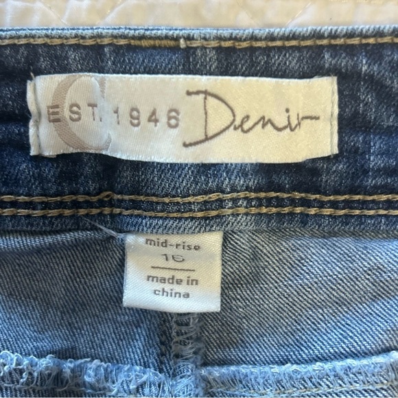 Cato Mid Rise Jeans. Size 16. - Picture 3 of 6